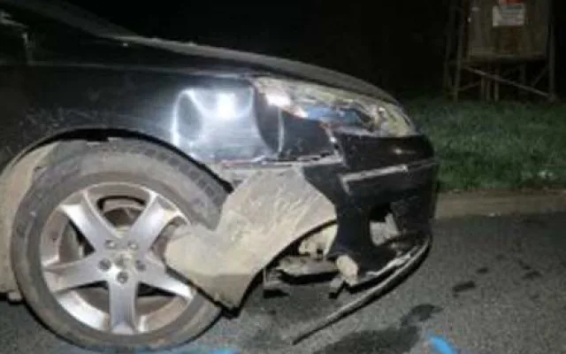 Muže vedoucího kolo po silnici srazil nepozorný řidič. Chodec zemřel