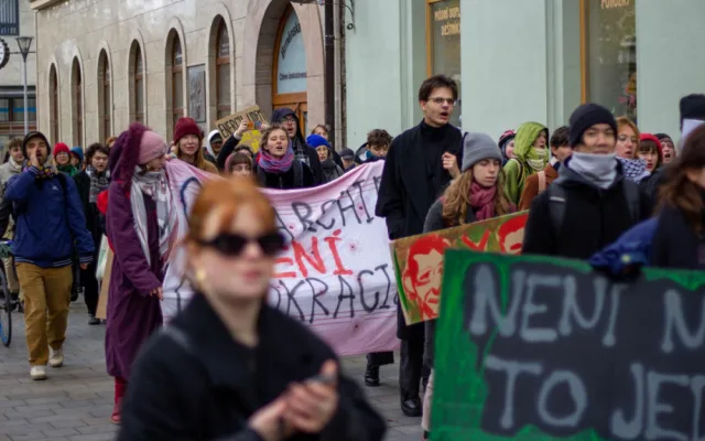 Víc lásky, míň uhlí, křičeli studenti. Pochod za klimatickou spravedlnost poukazuje na soudobé krize