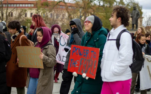 Víc lásky, míň uhlí, křičeli studenti. Pochod za klimatickou spravedlnost poukazuje na soudobé krize
