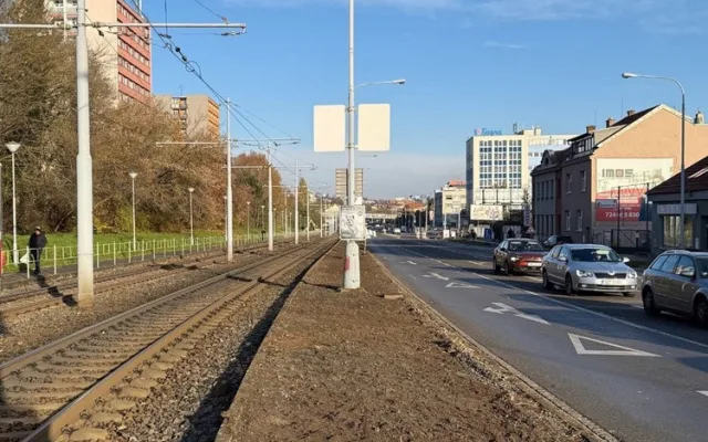V Brně se zazelenají další koleje. Betonové pásy nahradily zelené plochy