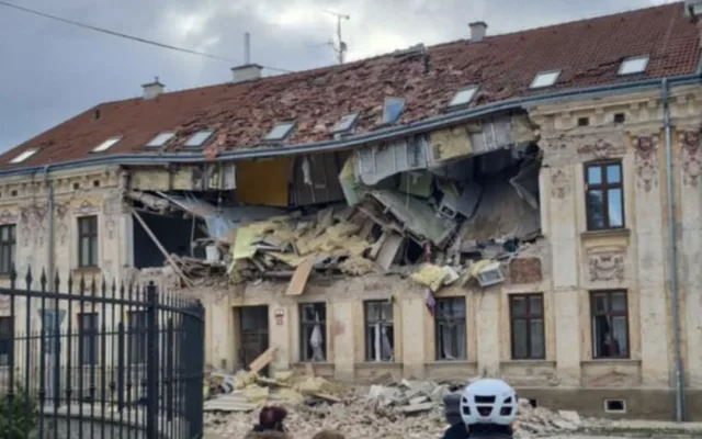 Při výbuchu v bytovém domě ve Znojmě se zranilo několik lidí. Někteří jsou v kritickém stavu