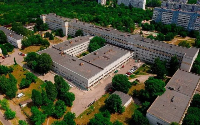 Brněnská neziskovka pořádá sbírku na solární elektrárnu pro ukrajinskou nemocnici. Dárci poslali přes 900 tisíc korun
