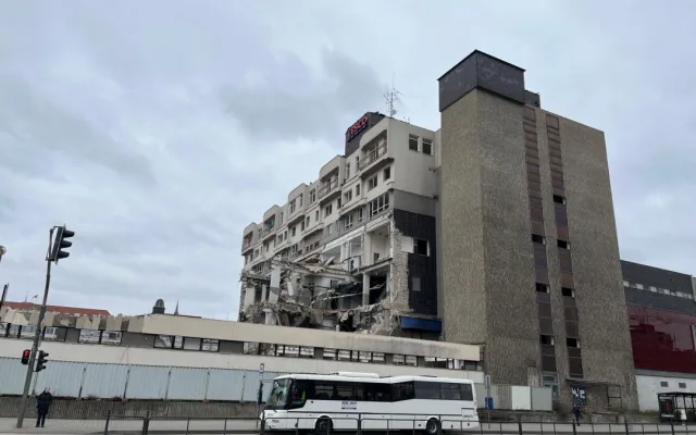 FOTOGALERIE: Bývalý Prior mizí Brňanům před očima. Podívejte se, jak postoupila demolice