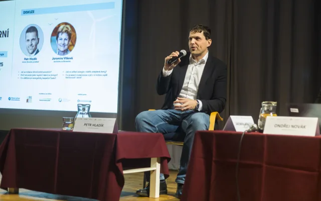Změny v Nové zelené úsporám i výhody sdílení energií představil ministr Hladík a hosté na debatě plné energie v Boskovicích