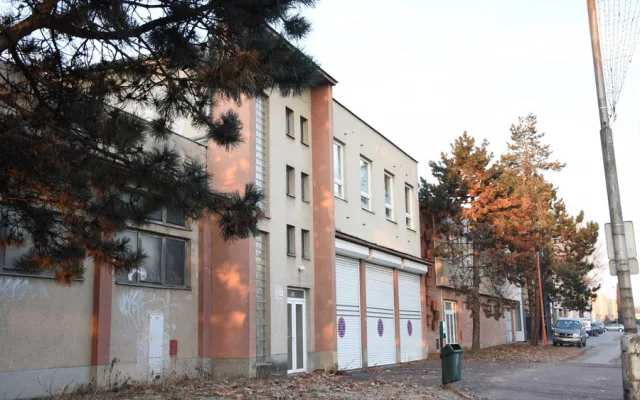 Blíží se referendum ve Znojmě. Lidé zvolí osud bývalých Městských lázní i hasičské zbrojnice