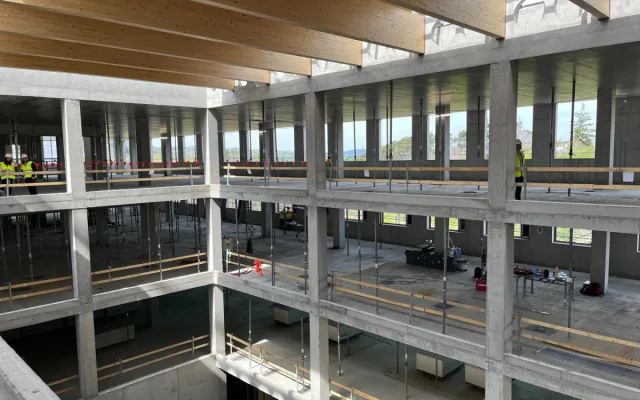 V Brně dokončují obří vzdělávací komplex. Pojme tisíce studentů, mohou tam vyvíjet léky