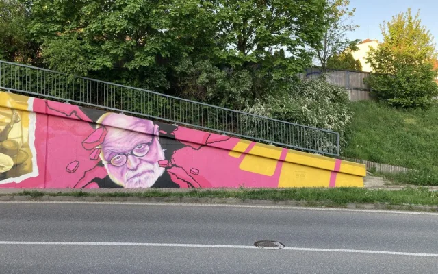 Severozápad Brna zdobí nová pocta Jiřímu Pechovi. Graffiti oživili původní autoři
