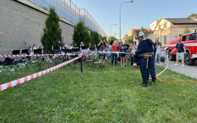 Amarouny i Lada Niva. V Brně si připomněli natáčení seriálu Návštěvníci