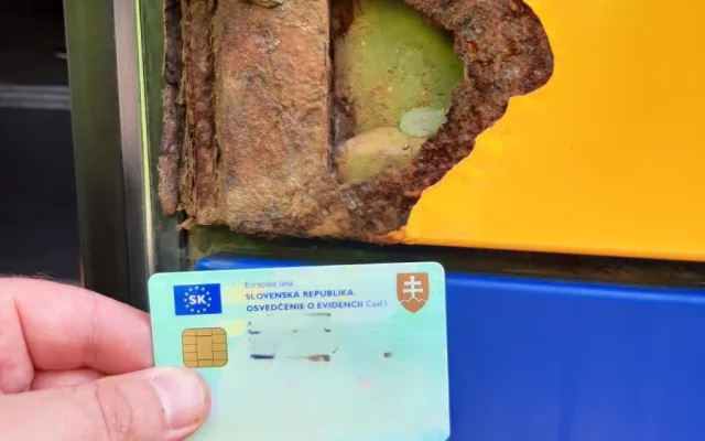 Školní výlet skončil zákazem jízdy. Děti vezl rozpadající se autobus