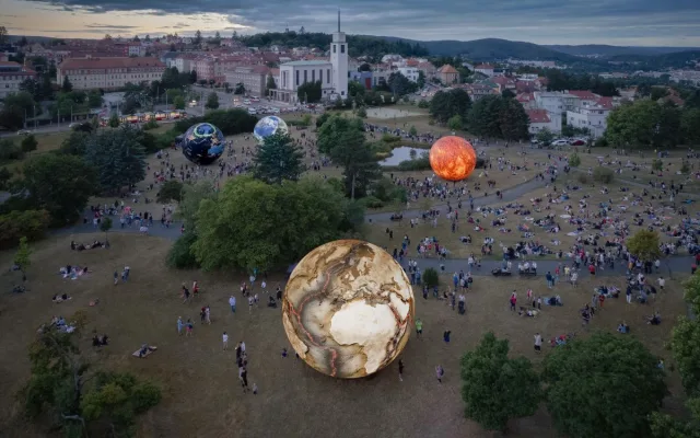 Festival planet se valí do Brna – vydejte se za ním pěškobusem