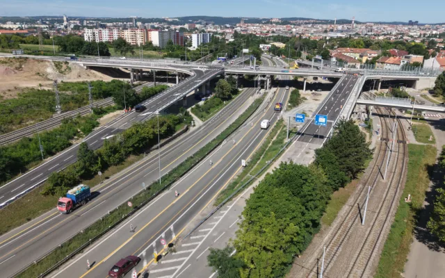Most Otakara Ševčíka v Brně je po více než dvou letech znovu plně průjezdný