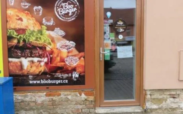 Špína a myší bobky. Inspektoři zavřeli restauraci v Bučovicích
