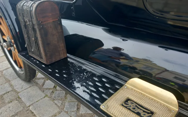 VIDEO: Ford model T postavil Ameriku na kola a mně dělá radost, říká Ivo Novotný