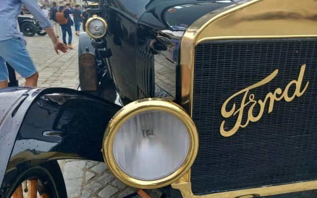 VIDEO: Ford model T postavil Ameriku na kola a mně dělá radost, říká Ivo Novotný