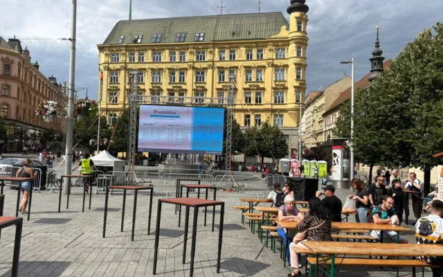 Kolik stojí pivo, klobása nebo limo? Drbna zmapovala ceny ve fanzóně MotoGP