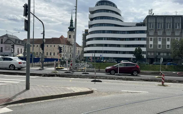 VIDEO: Vlečka z Poříčí dožívá. Koleje z výstaviště silničáři odstraní do konce srpna