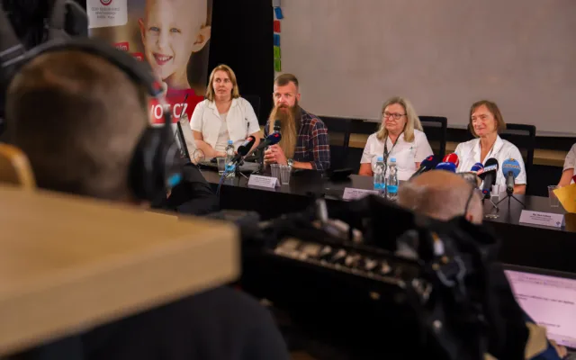 Madlence, které chtěly darovat kostní dřeň tisíce lidí, zabírá léčba. Transplantaci nepotřebuje