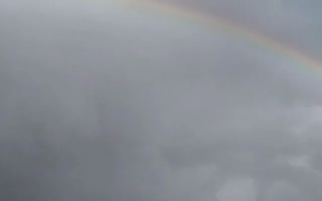 FOTO: Když příroda kouzlí. Oblohu nad Brnem ozdobila dvojitá duha