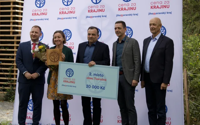 Třetí ročník jihomoravské Ceny za krajinu ovládla výsadba v obci Vedrovice