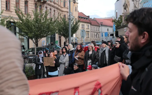 V Brně se protestovalo proti fašismu. Náckové zase vystrkují své ošklivé hlavy, zaznělo