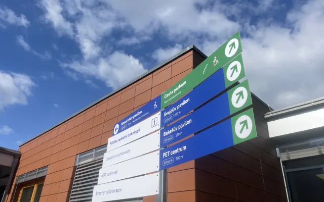 Masarykův onkologický ústav plánuje nové značení. Cedule určí pohyb očí pacientů