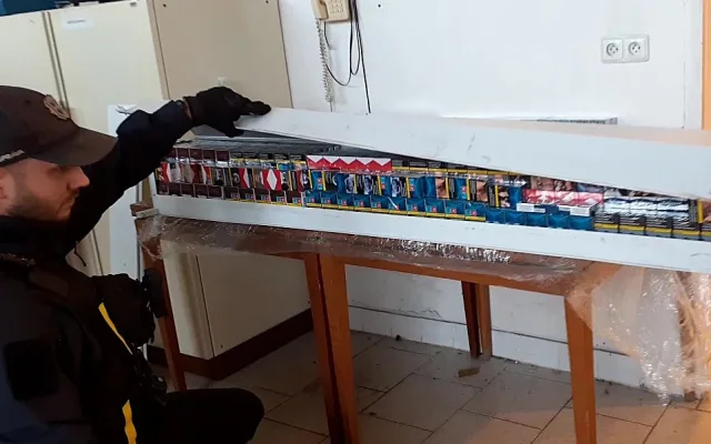 Jedeme montovat žaluzie, tvrdil cizinec pašující cigarety. Soud ho vyhostil