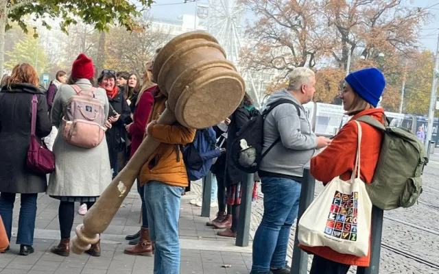 FOTO: V Brně se sešli příznivci Klimatické žaloby. Ústavní soud jejich stížnost zamítl