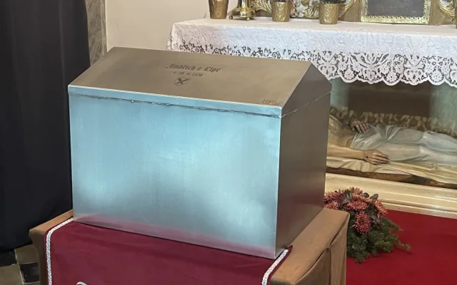 Ostatky Jindřicha z Lipé se po letech vrací zpět na původní místo jeho odpočinku