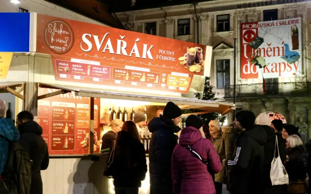 FOTO: Průvod čertů a koncerty zahájily Vánoce Brno, příští týden se přidá zbytek města