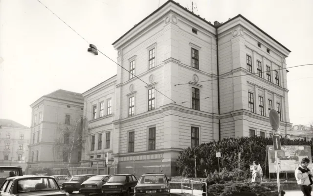 Brno vzpomíná na 17. listopad. Dojde na lidský řetěz, lampiony i Modlitbu pro Martu