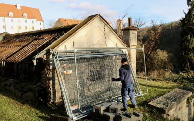 Rekonstrukce na hradě Veveří pokračují. Vznikne návštěvnické centrum a opraví se skleníky