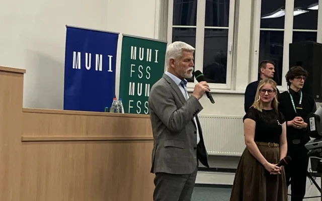 VIDEO: Studenti v Brně vyzpovídali prezidenta Pavla. Ptali se na Babiše i hospody