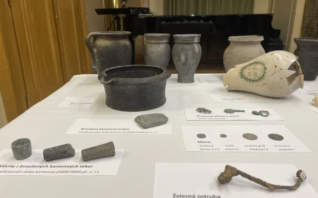 Pod Janáčkovým kulturním centrem stál ve 13. století zděný dům. Je zachovalý, chválí si archeologové
