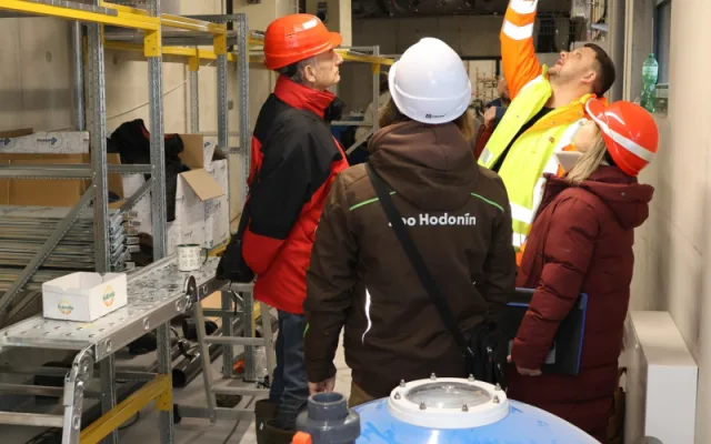 FOTO: V Hodoníně pilně pracují na novém akváriu, to původní poničilo tornádo