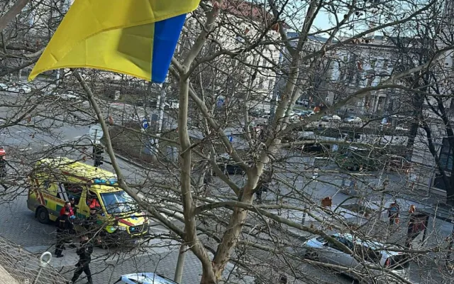 Na univerzitě v centru Brna se sesypal student, chtěl si ublížit. Zasahovala policie