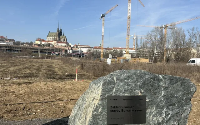 FOTO: Brno staví severní bulvár k nádraží, hotovo má být do léta 2027