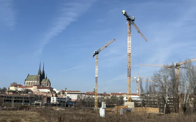 FOTO: Brno staví severní bulvár k nádraží, hotovo má být do léta 2027