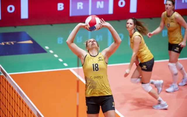 Volejbalové Brno v euforii. Šelmy útočí na titul, muži ladí formu na předkolo
