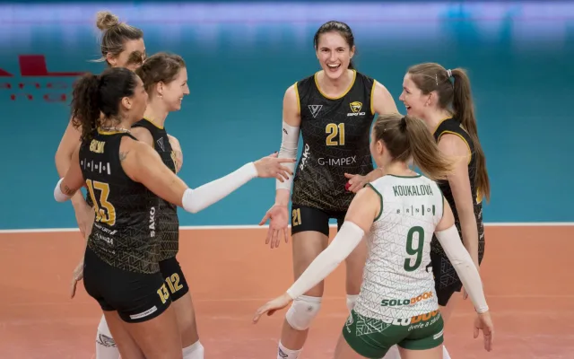 Volejbalové Brno v euforii. Šelmy útočí na titul, muži ladí formu na předkolo