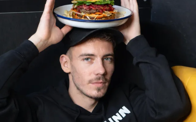 Z temna zpátky na vrchol. Burger Inn v Brně píše nový příběh a míří dál