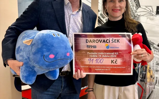 Brňané se rozloučili s ikonickými šalinami, pro charitu přitom vybrali desítky tisíc