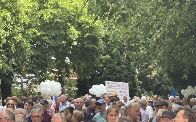 Společná pieta v Brně. Sudetští Němci i Češi uctili oběti okupace u Kounicových kolejí