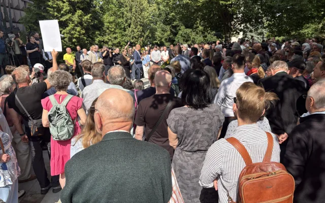 Společná pieta v Brně. Sudetští Němci i Češi uctili oběti okupace u Kounicových kolejí
