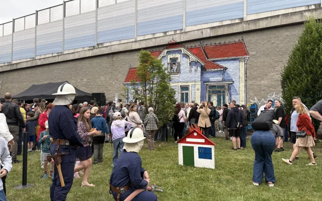 Most v Brně nese jméno Adama Bernaua. Fanoušci Návštěvníků slavili s amarouny