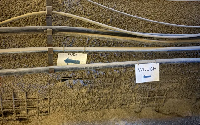 FOTO: Pod Vinohrady vzniká průzkumná štola. Podívejte se do budoucího tunelu