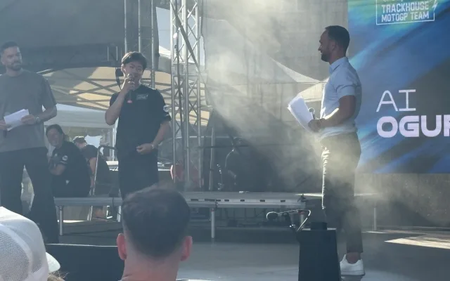 VIDEO: Hvězdy MotoGP dorazily na Svoboďák. Fanoušci lovili podpisy i trička