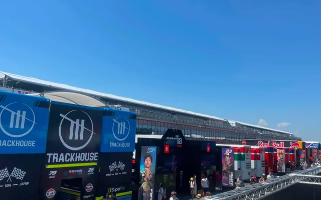 FOTO: MotoGP v Brně láká davy. Podívejte se na sobotní atmosféru kolem okruhu