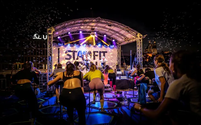 Střecha Vaňkovky v létě ožije. Stay FIT & FUN nabídne tanec i kulturu