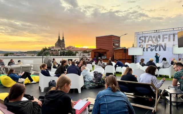 Střecha Vaňkovky v létě ožije. Stay FIT & FUN nabídne tanec i kulturu