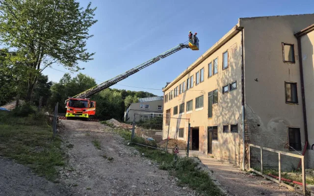 Hořel les, kombajn i pole. Jihomoravští hasiči řešili v pondělí 183 událostí